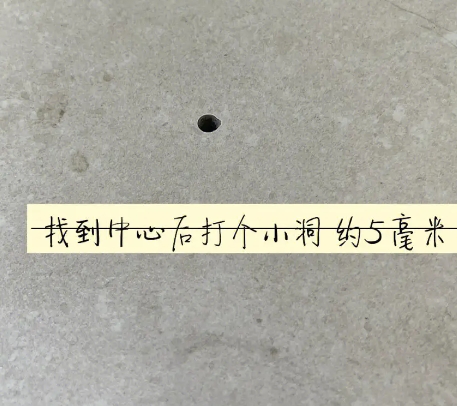 陈仓瓷砖空鼓维修公司专业解答在瓷砖铺贴过程中，如果砂料搅拌不均匀，将会带来以下问题